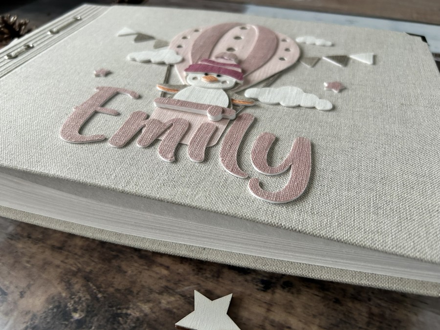 NUOTRAUKŲ ALBUMAS / PALINKĖJIMŲ KNYGA "PINGVINAS ORO BALIONE"