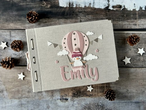 NUOTRAUKŲ ALBUMAS / PALINKĖJIMŲ KNYGA "PINGVINAS ORO BALIONE"