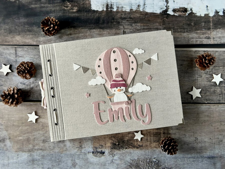 NUOTRAUKŲ ALBUMAS / PALINKĖJIMŲ KNYGA "PINGVINAS ORO BALIONE"